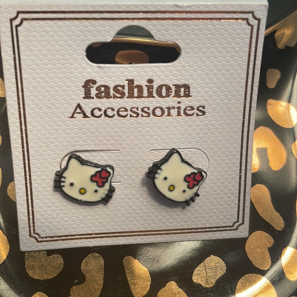 Hello kitty earrings - Picture 4 of 4